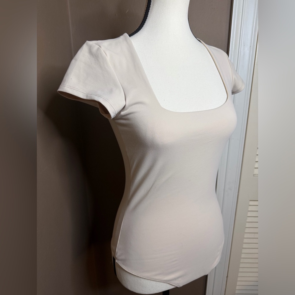 FREE PEOPLE INTIMATELY Square Eyes Cap Sleeve Thong Bodysuit in Cream Size Small - Picture 6 of 13